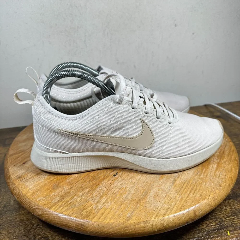 Nike Dualtone Racer Women's Size 9 Tan Beige‎ Shoes 917682-008